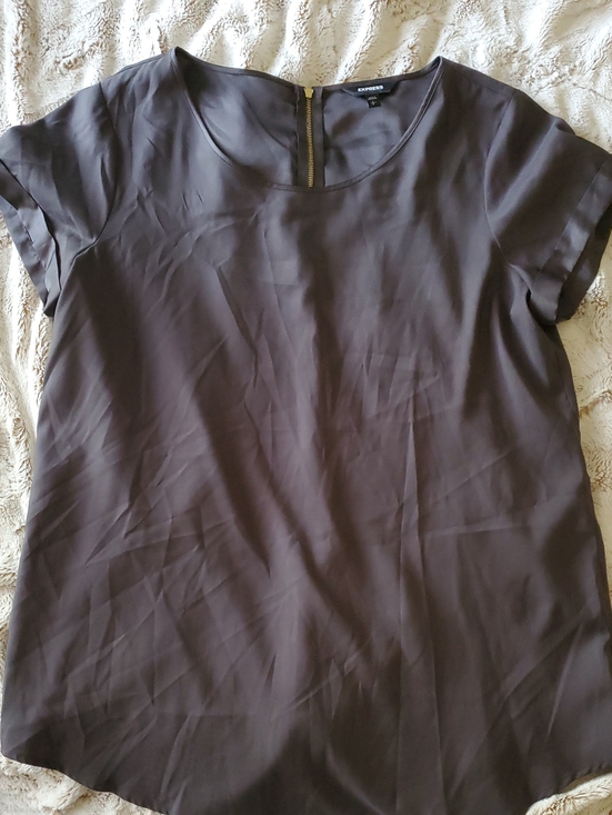 Express Tops - Express Short Sleeve Round Neck Top in Gray with Back Zip